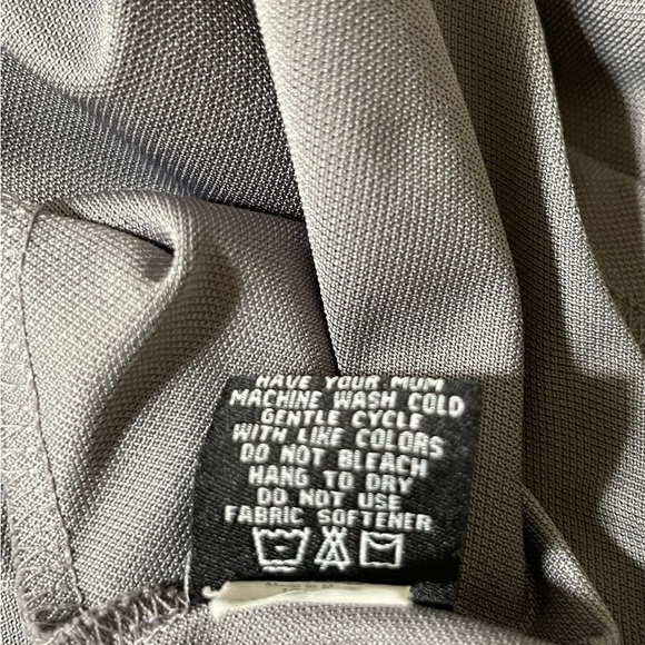 Travis Mathew Size XL Men’s Polo Gray with White Stripe Golf Casual Active Wear - Picture 6 of 7